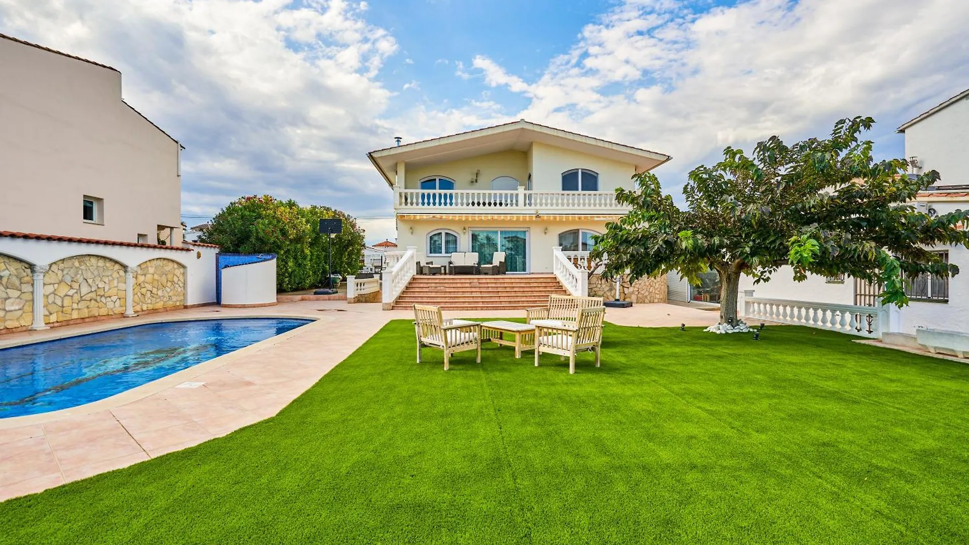 Villa Impresionante Al Canal Con Piscina Empuriabrava Spagna